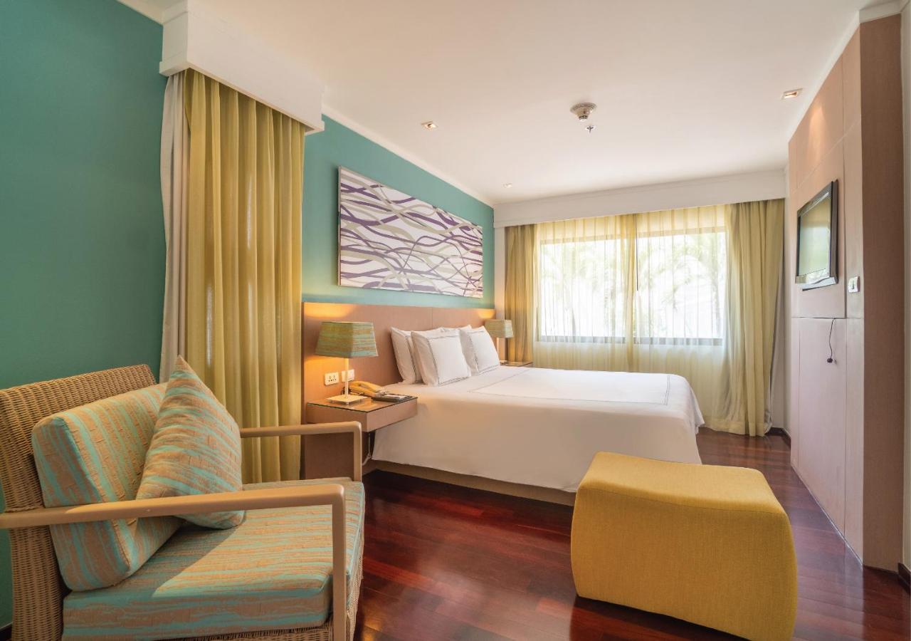 Radisson Resort And Suites Phuket Kamala Beach Exterior photo